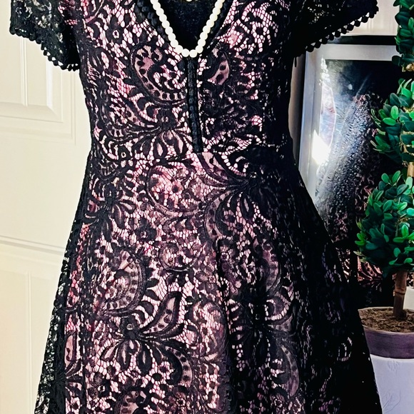 FOREVER 21 Black Lace Mini Dress Size M with Light Pink Fabric Lining, NWOT - Picture 12 of 17